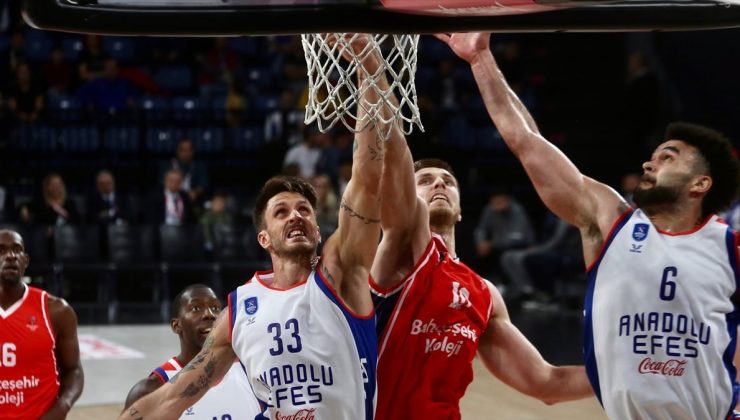 Anadolu Efes, Bahçeşehir Koleji’ni farklı geçti