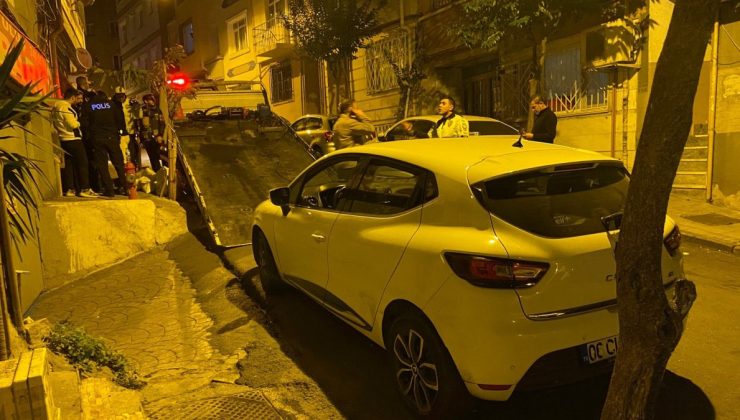 Şişli’de bir sürücü, polis memurunu kaputun üzerinde götürdü