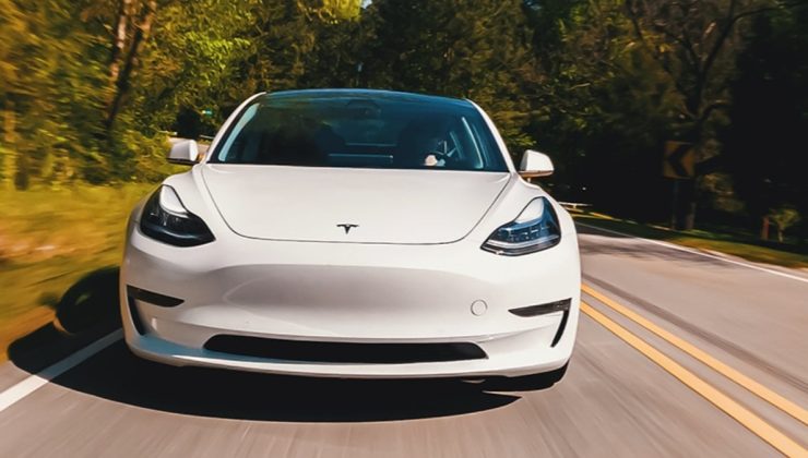 Tesla, tüm dünyada otomobil fiyatlarını düşürdü