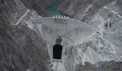 Yusufeli Barajı’ndan ilk su tahliyesi gerçekleşti