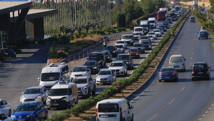 Bodrum’a 60 saatte 60 bin araç giriş yaptı