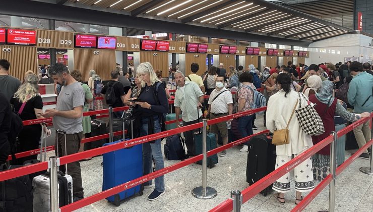 Kurban Bayramı yaz tatiliyle birleşti! İstanbul Havalimanı’nda yoğunluk oluştu