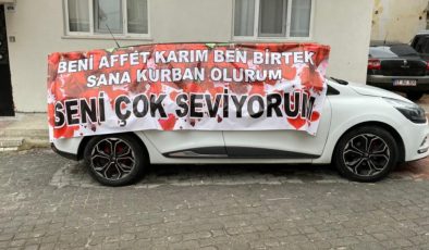 Samsun’da ‘beni affet’ afişli aracın sahibi aranıyor