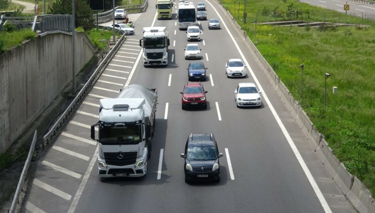 TEM Otoyolu’nda bayram trafiği başladı: Ekipler görev başında