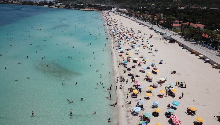 Çeşme’de bayram yoğunluğu devam ediyor