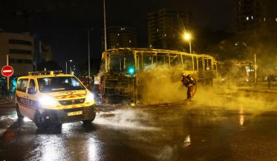 Fransa’da kaos: Protestolarda bin kişi gözaltına alındı, 1 kişi yaşamını yitirdi