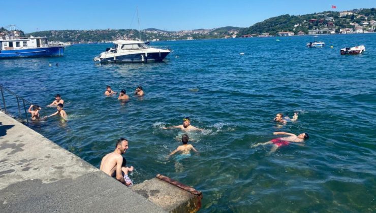 İstanbul Boğazı’nın tadını yüzerek çıkarttılar