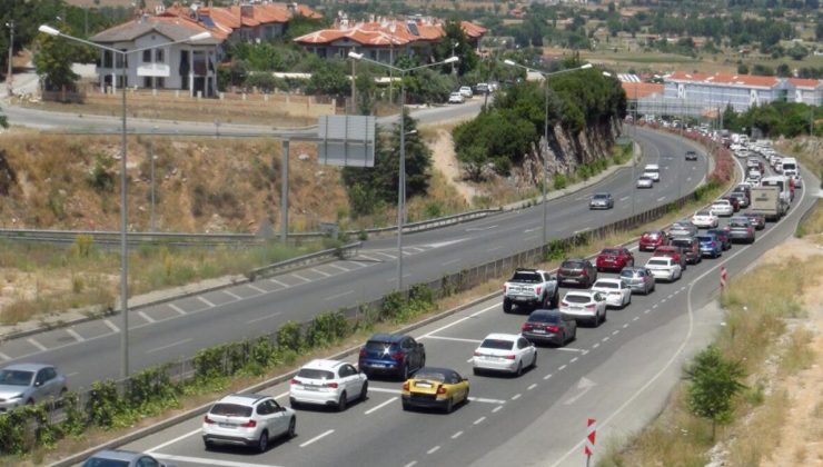 Tatilciler dönüyor! Muğla çıkışlarında yoğunluk başladı